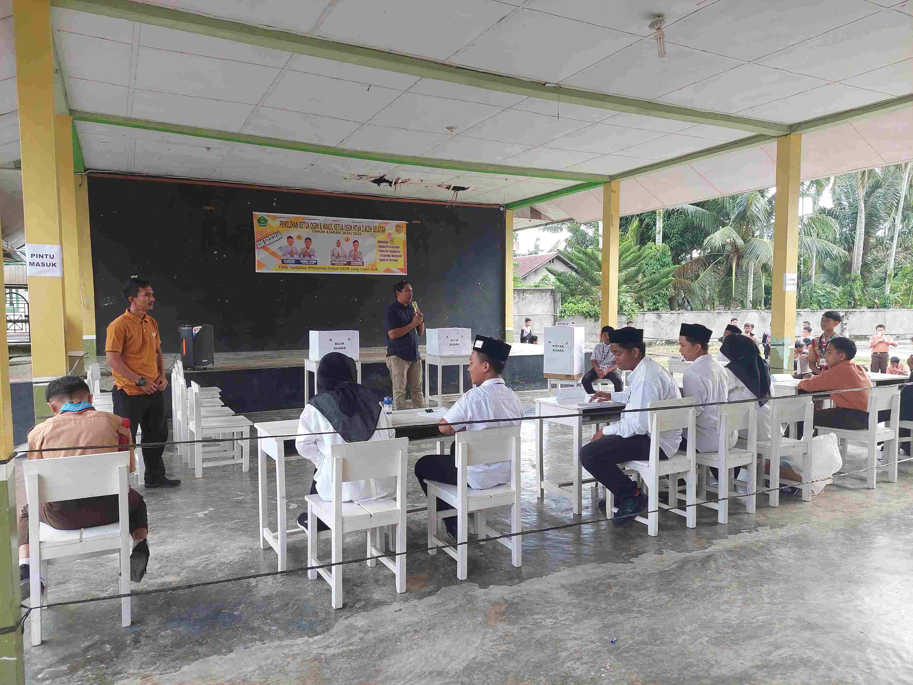 Komisi Pemilihan OSIM (KPO) Membuka Kegiatan Pemungutan Suara Pemilihan Ketua dan Wakil Ketua OSIM