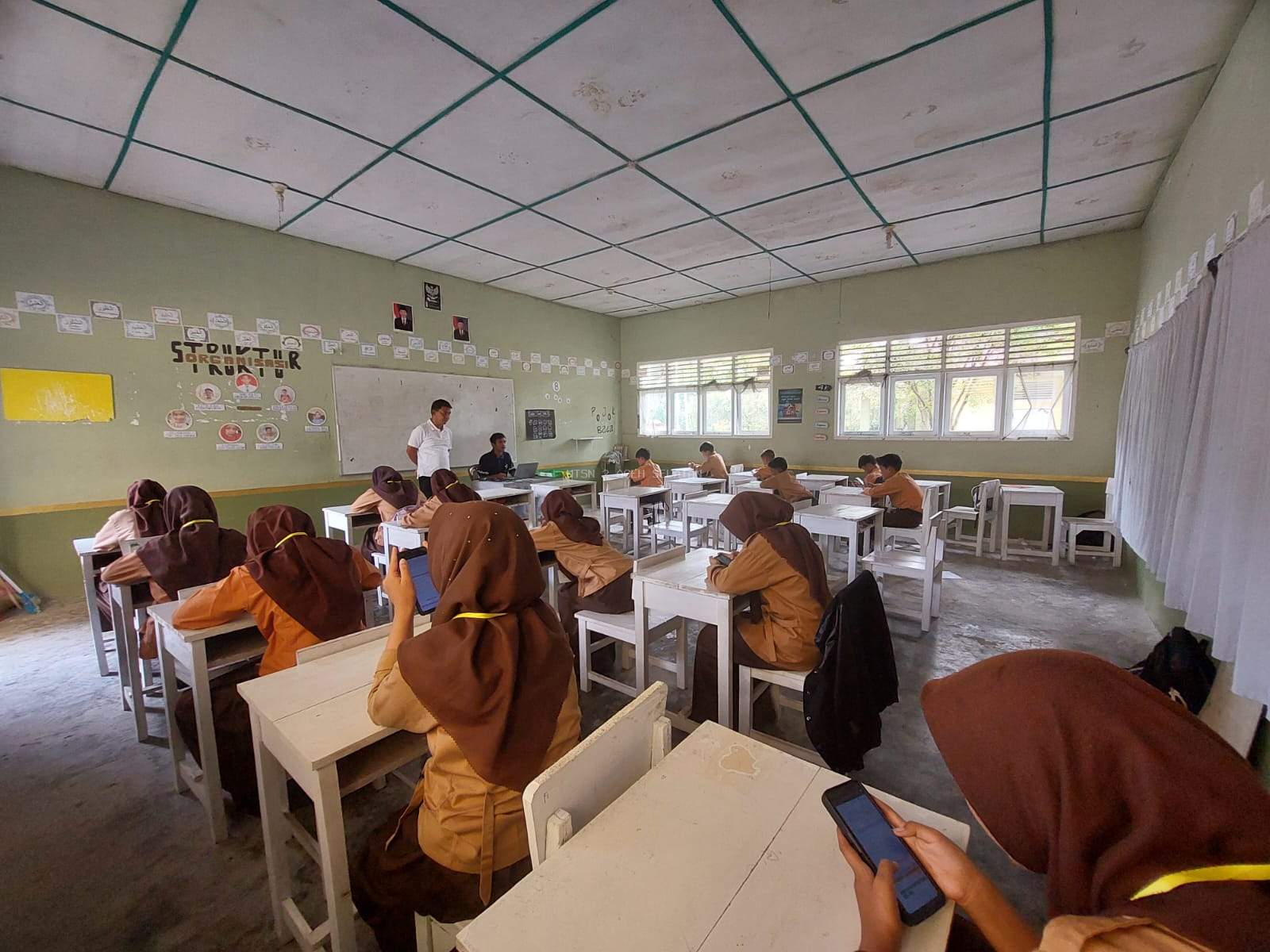 MTsN 2 Aceh Selatan Laksanakan AKMI Periode 3 Tahun 2024 Berjalan dengan Sukses 