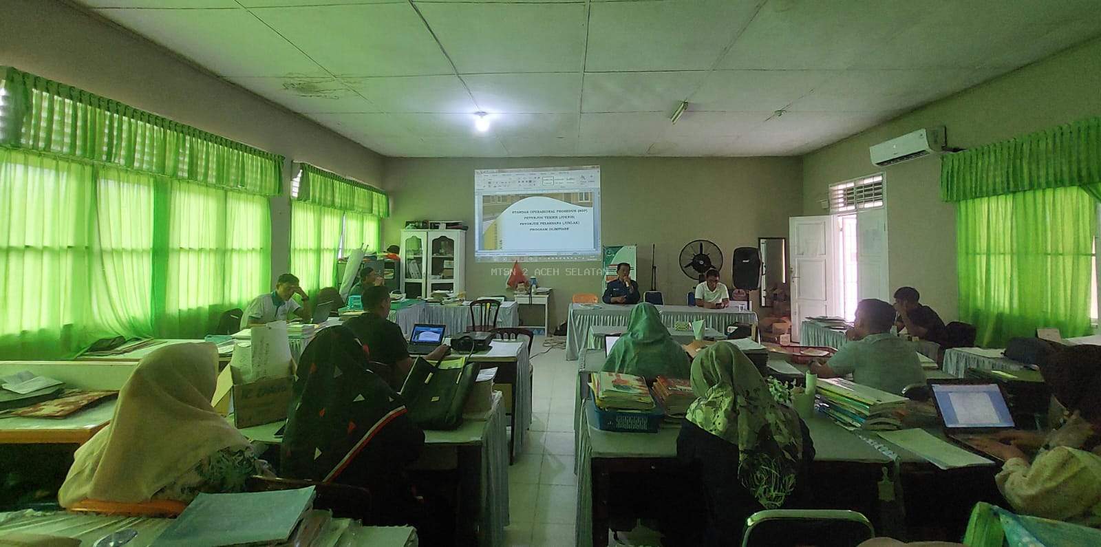 Pembina Tim Olimpiade MTsN 2 Aceh Selatan Laksanakan Rapat Program Kerja