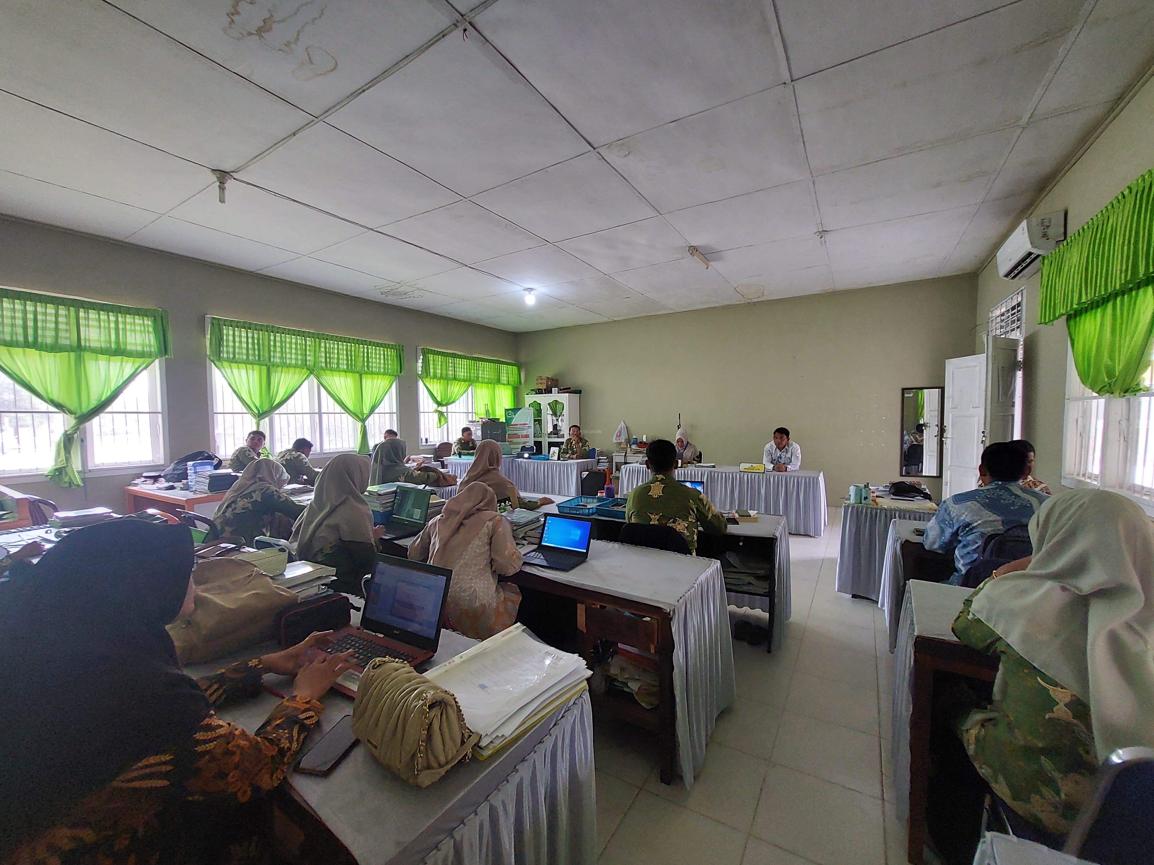  MTsN 2 Aceh Selatan Gelar Pendampingan Tindak Lanjut AKMI 2024