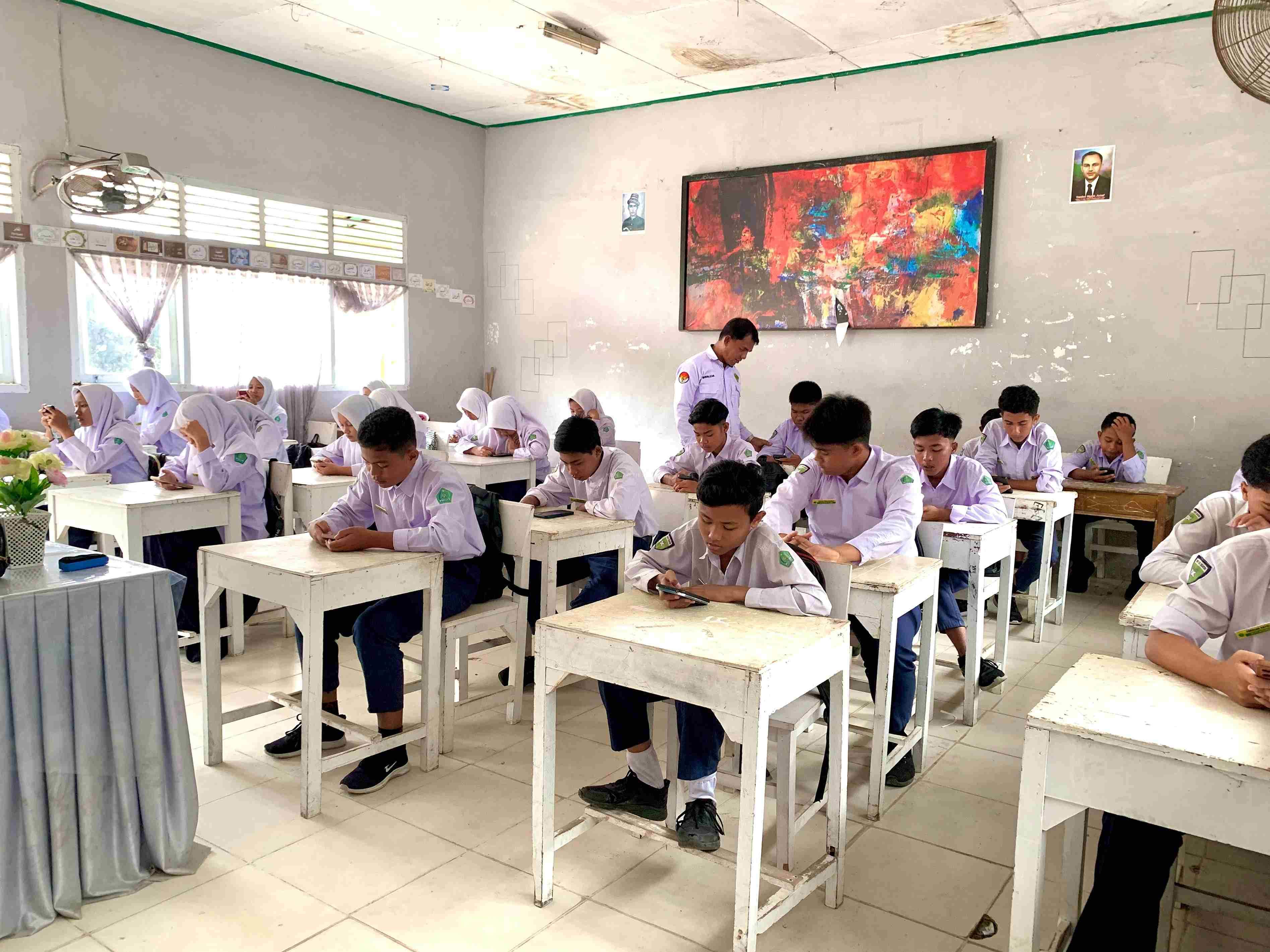 Kepala Madrasah Monitoring Pelaksanaan Asesmen Sumatif Akhir Semester Ganjil Tahun 2024