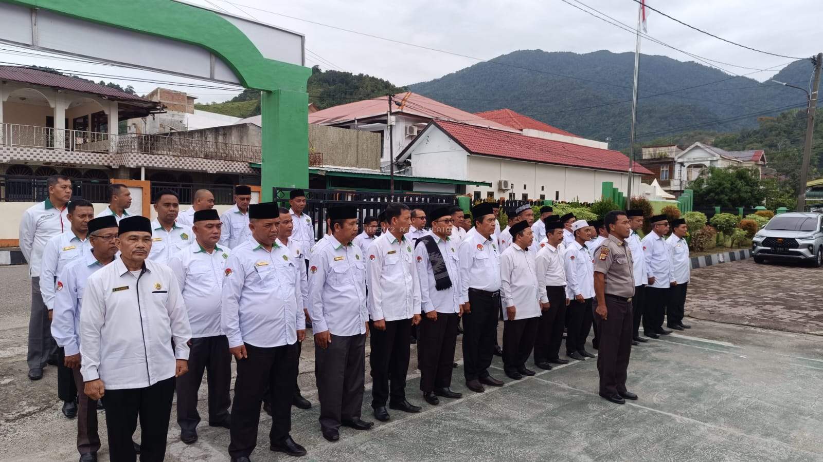 Kepala MTsN 2 Aceh Selatan Ikut Apel Hari Anti Korupsi Sedunia 2024