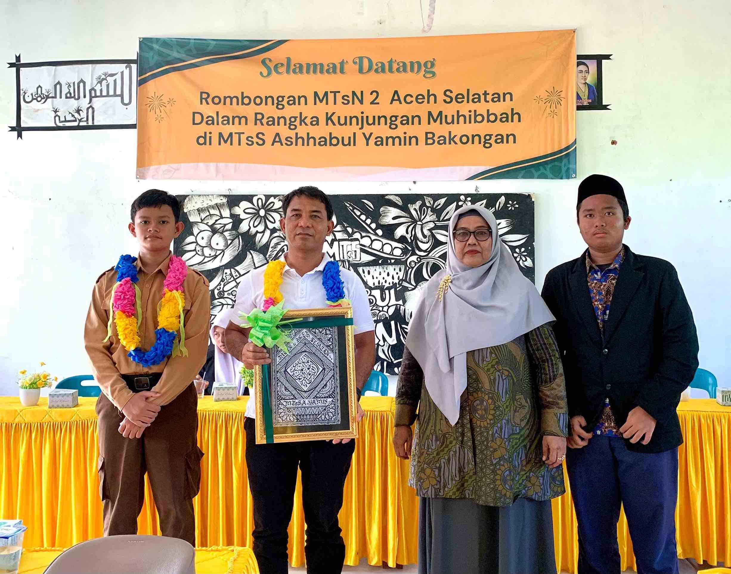 MTsN 2 Aceh Selatan Lakukan Kunjungan Muhibbah ke MTsS Ashabul Yamin, Pererat Persahabatan Antar-Madrasah