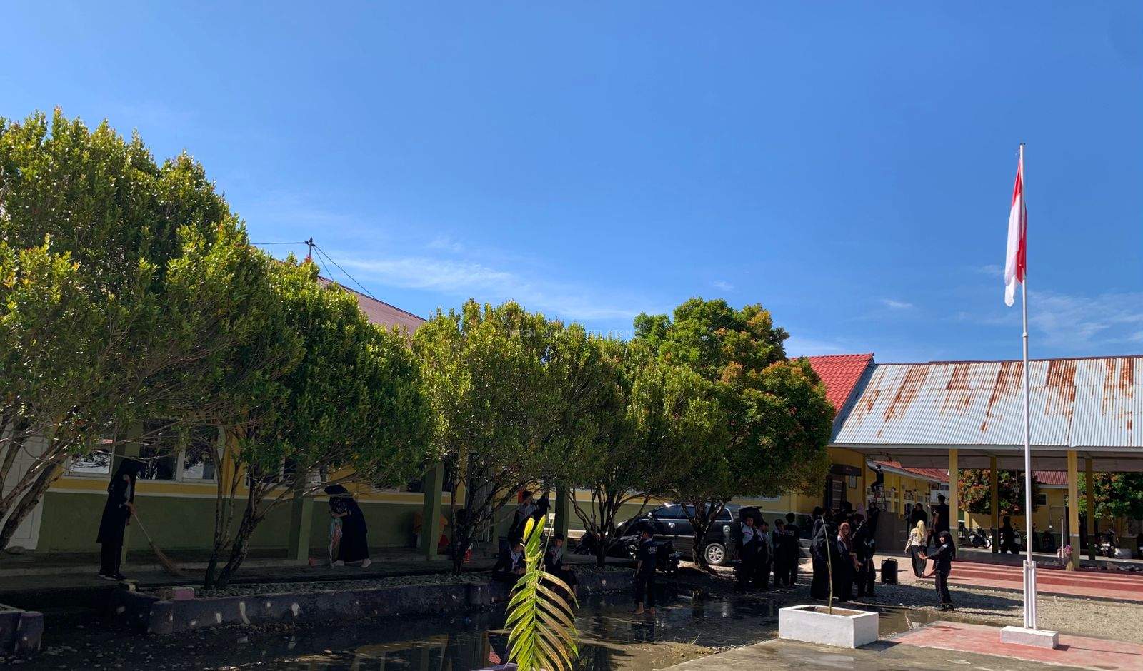 MTsN 2 Aceh Selatan Laksanakan Gotong Royong Bersama Dukung Gerakan Kemenag ASRI