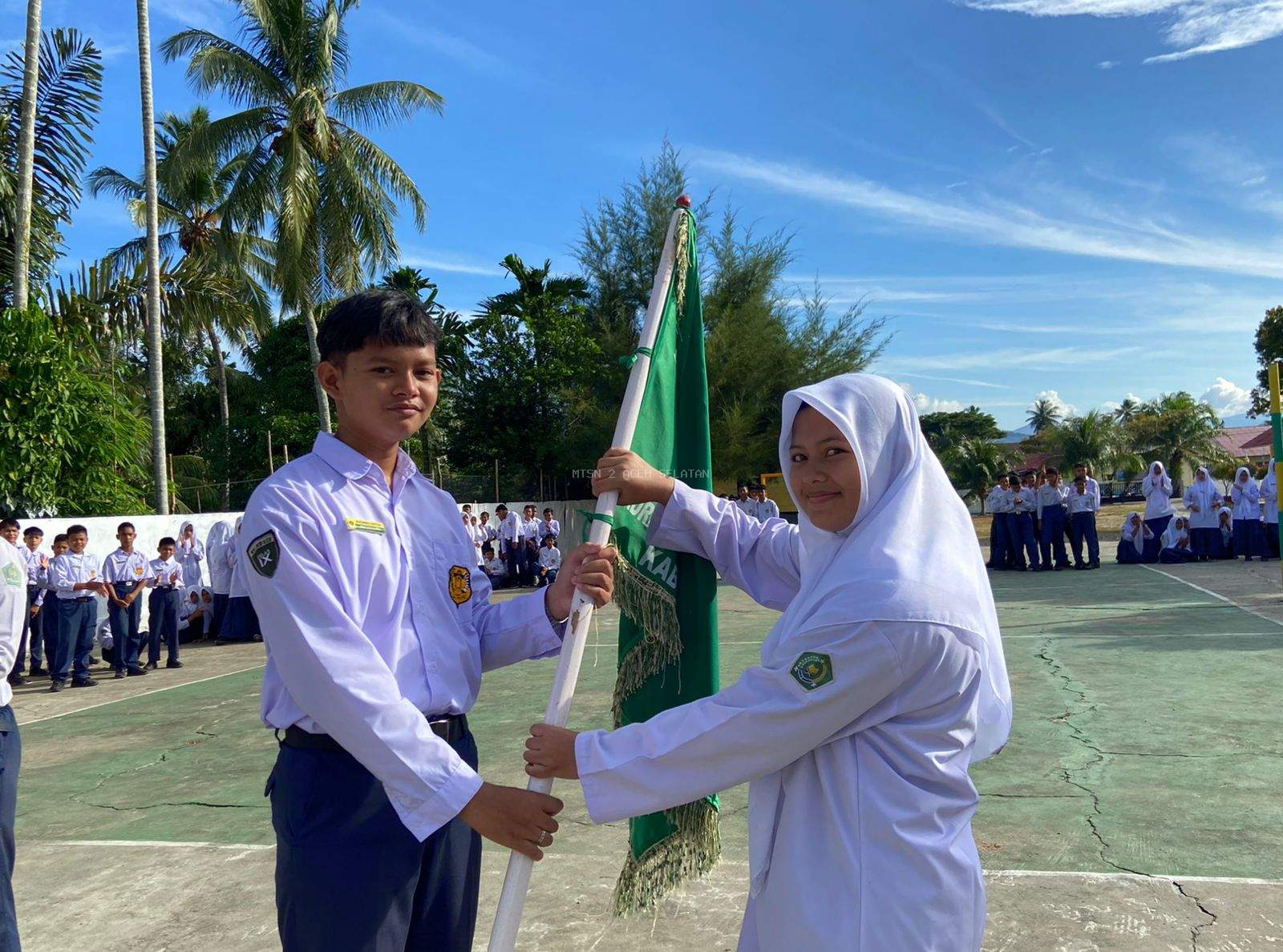 Pelantikan OSIM MTsN 2 Aceh Selatan Tahun 2025/2026 Berlangsung Khidmat